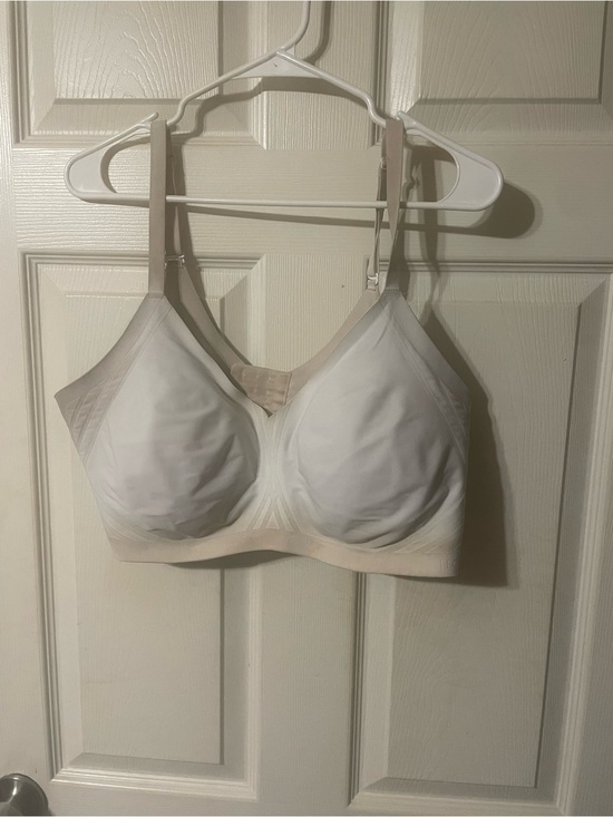 Honeylove Other - Honeylove Wireless Molded Cup Bra in White and Cream